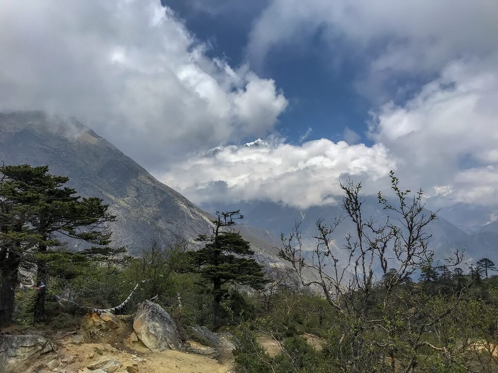 Трекинг в Гималаях, вид на Эверест