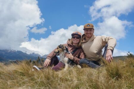Мы с Гайди на фоне вулкана Каямбе